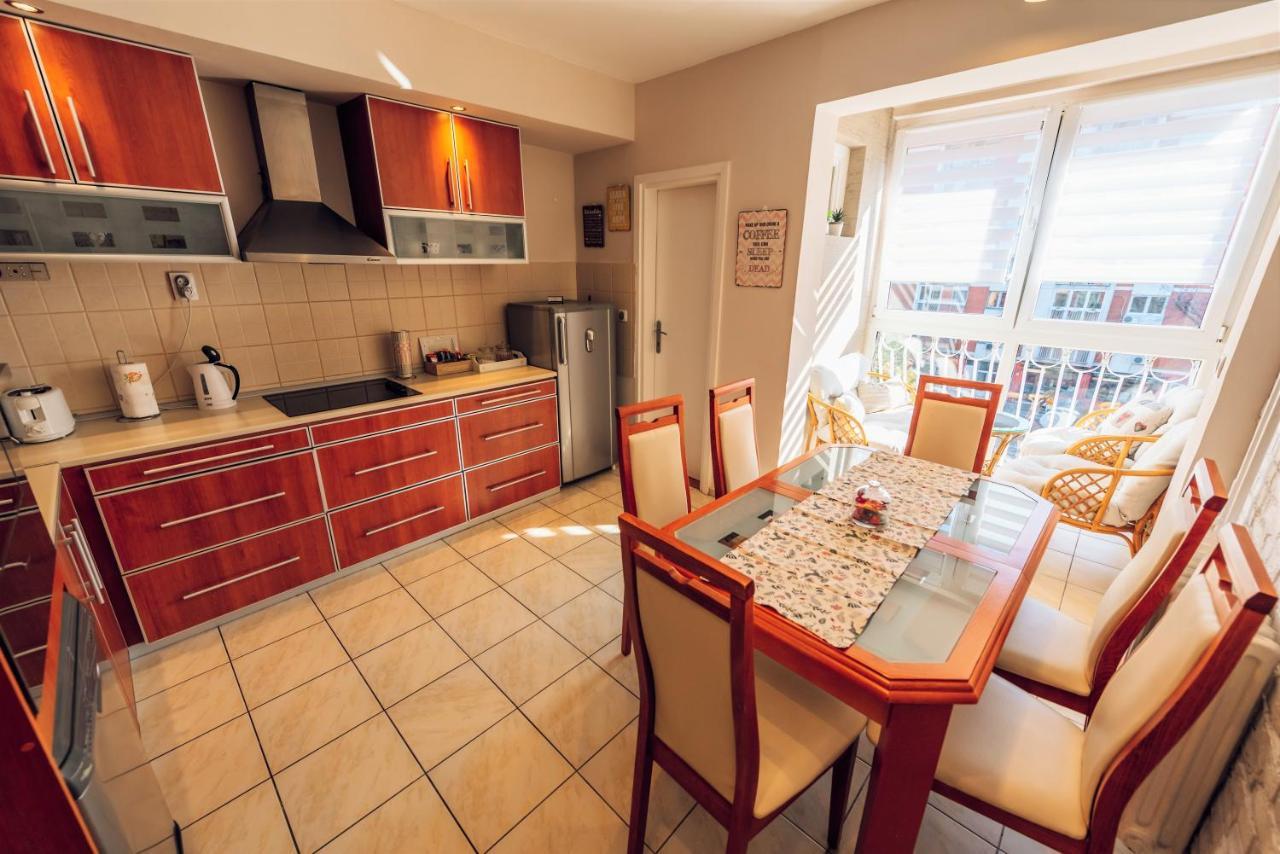 Balzak 64M2, Free Parking & Wi-Fi Apartment Novi Sad Exterior photo